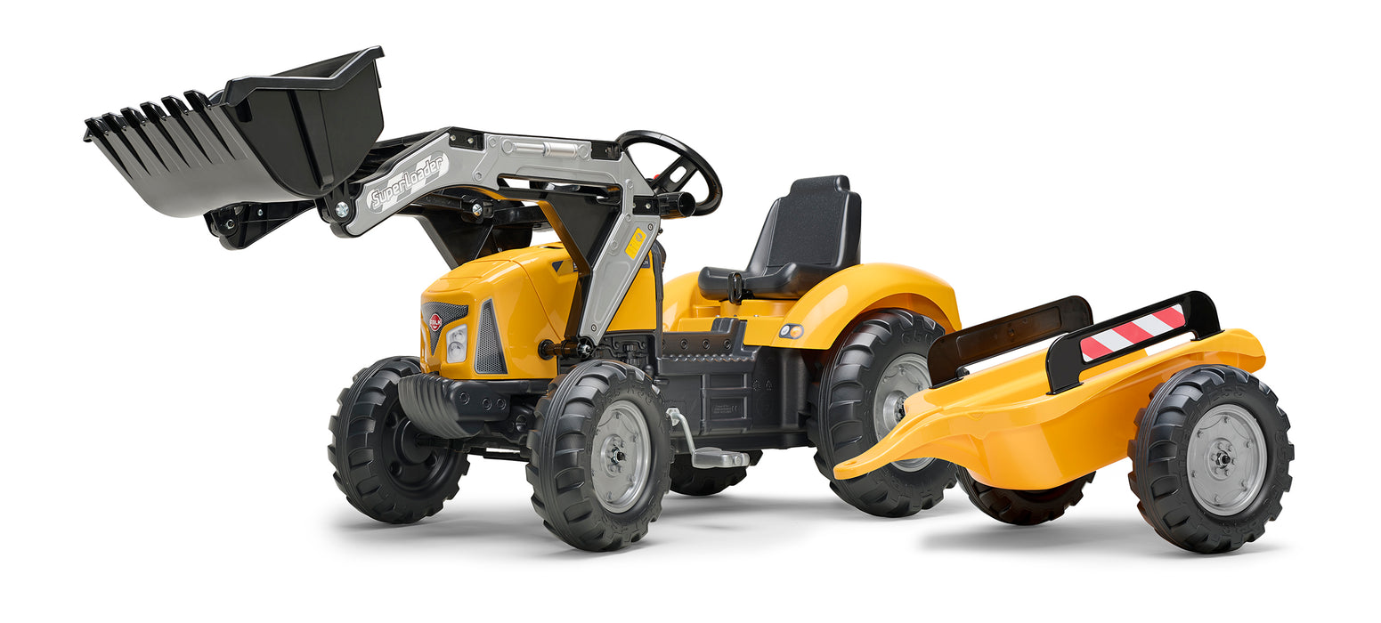 SuperBuilder mit klappbarer Motorhaube und Anhänger