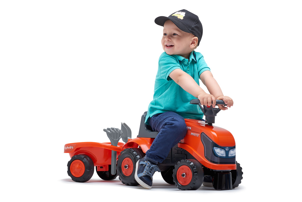 Lauftraktor Kubota mit Anhänger,, Schaufel und Rechen