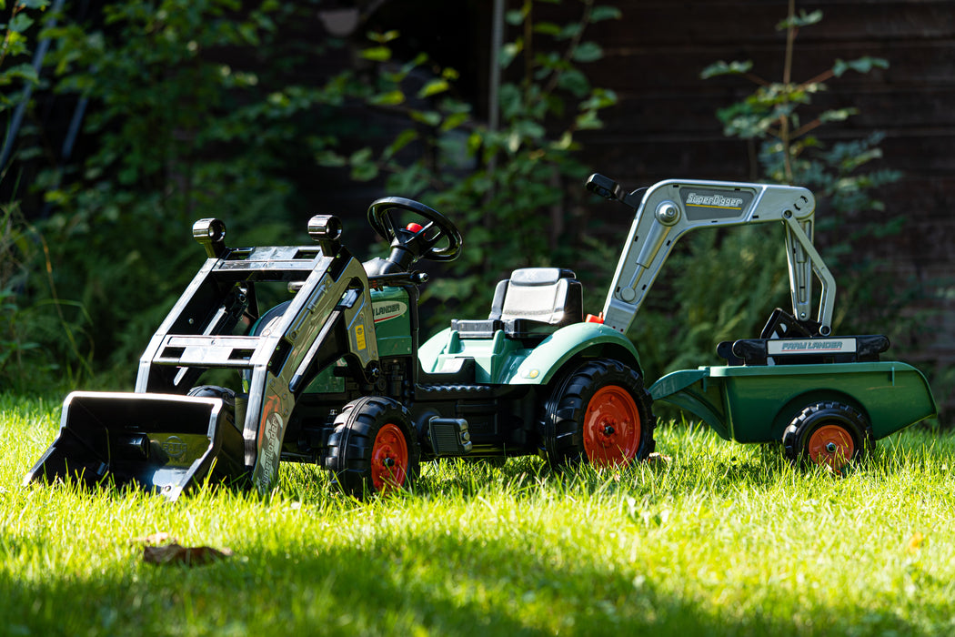 Vintage Trettraktor mit Frontlader, Heckbagger und Anhänger