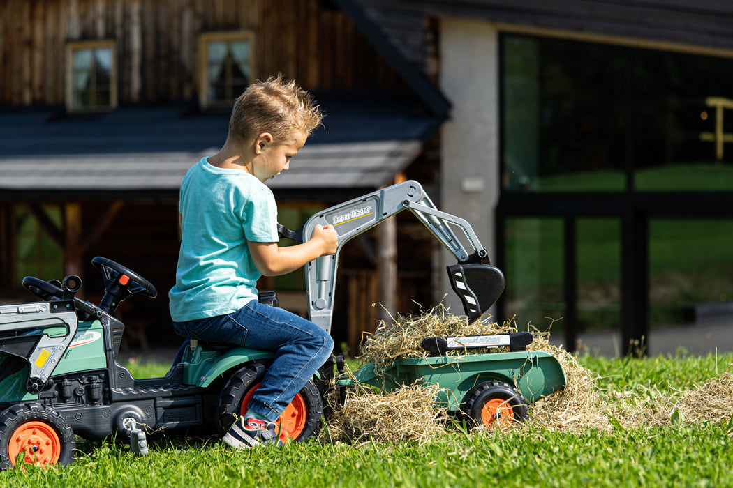 Vintage Trettraktor mit Frontlader, Heckbagger und Anhänger