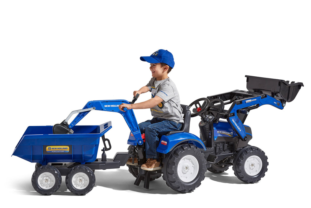Trettraktor New Holland T8 mit Frontlader, Heckbagger und Maxi- Anhänger