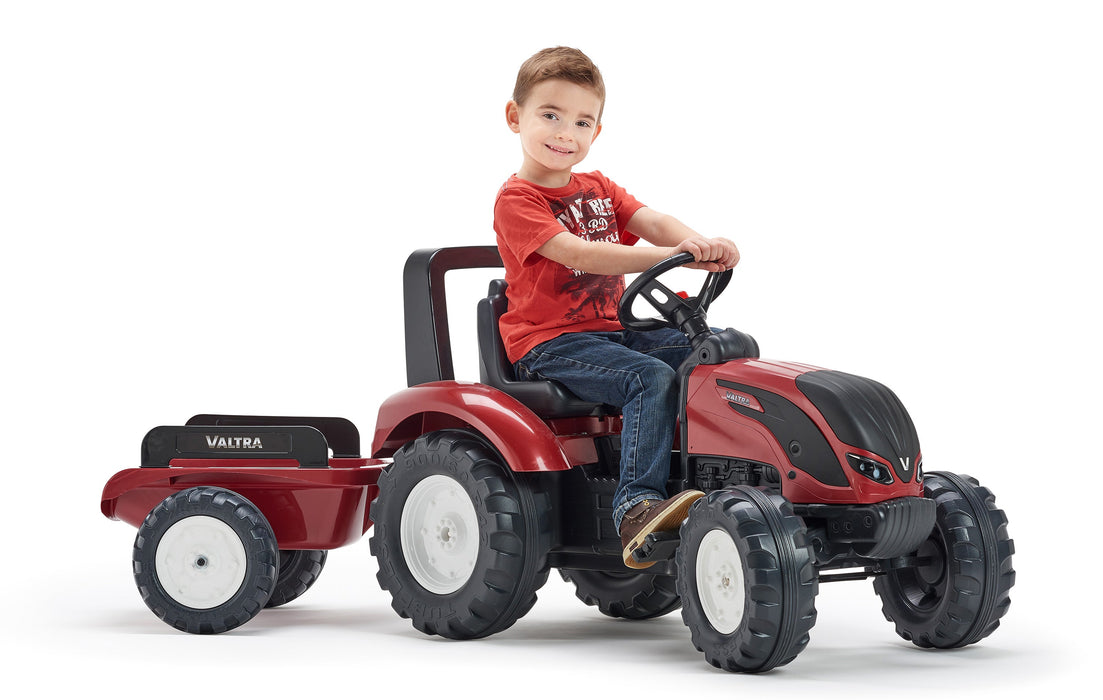 Trettraktor Valtra S4 mit Anhänger