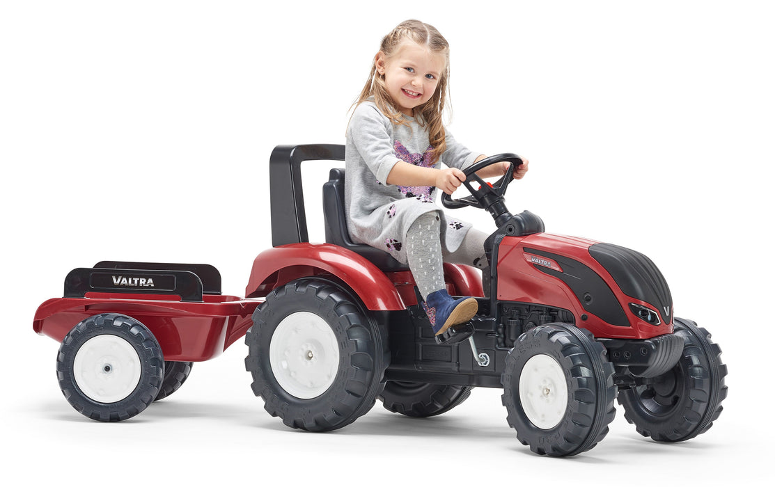 Trettraktor Valtra S4 mit Anhänger