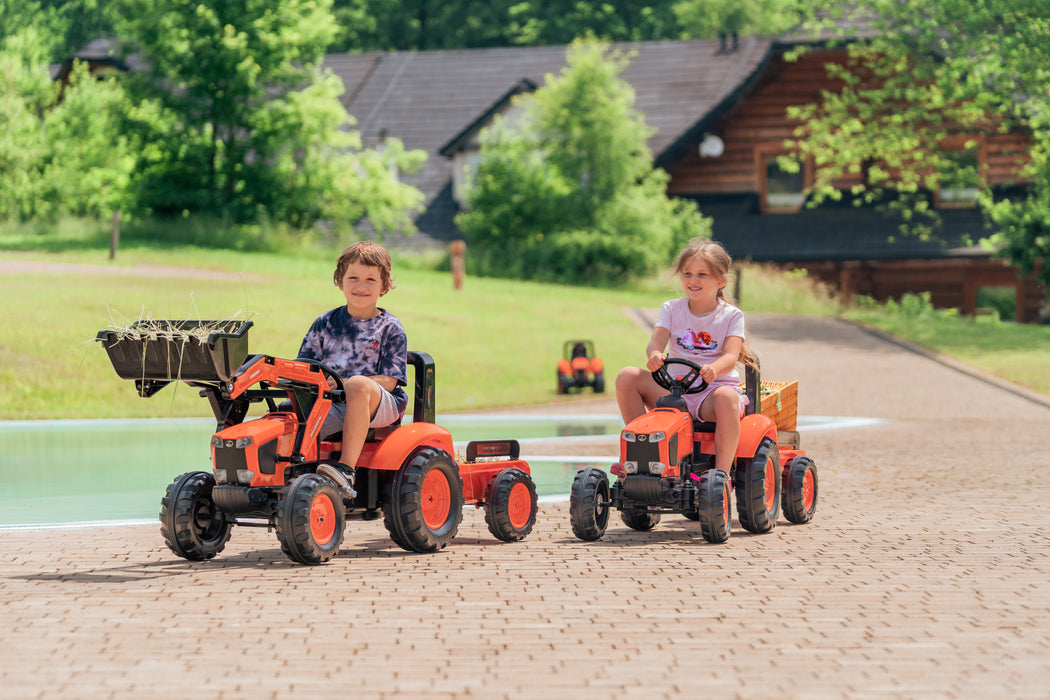 Trettraktor Kubota mit Anhänger